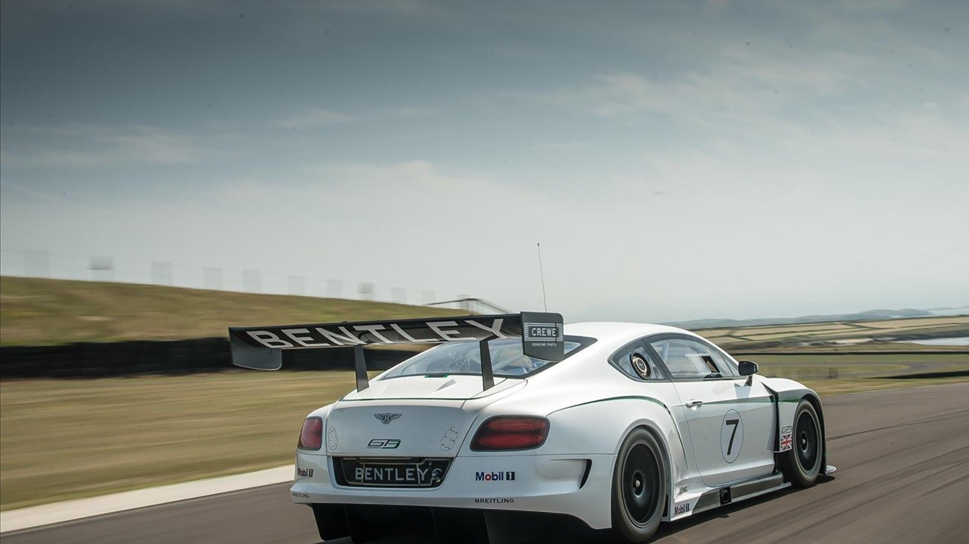 kaiyun开云·官方网站-曼联在主场爆冷战胜劲敌，积分榜上升新高度